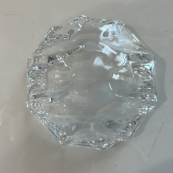 Vintage glass nut bowl - Picture 3 of 4